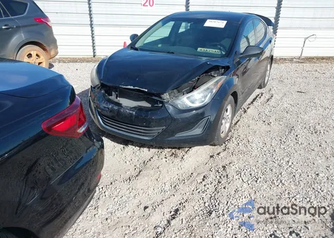 2015 Hyundai Elantra Se z USA, uszkodzony, nr VIN 5NPDH4AE6FH651625